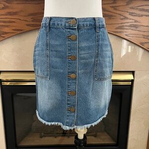 Blu Pepper Raw‎ Edge Hem Front Button Denim Jean Mini Skirt Size Medium